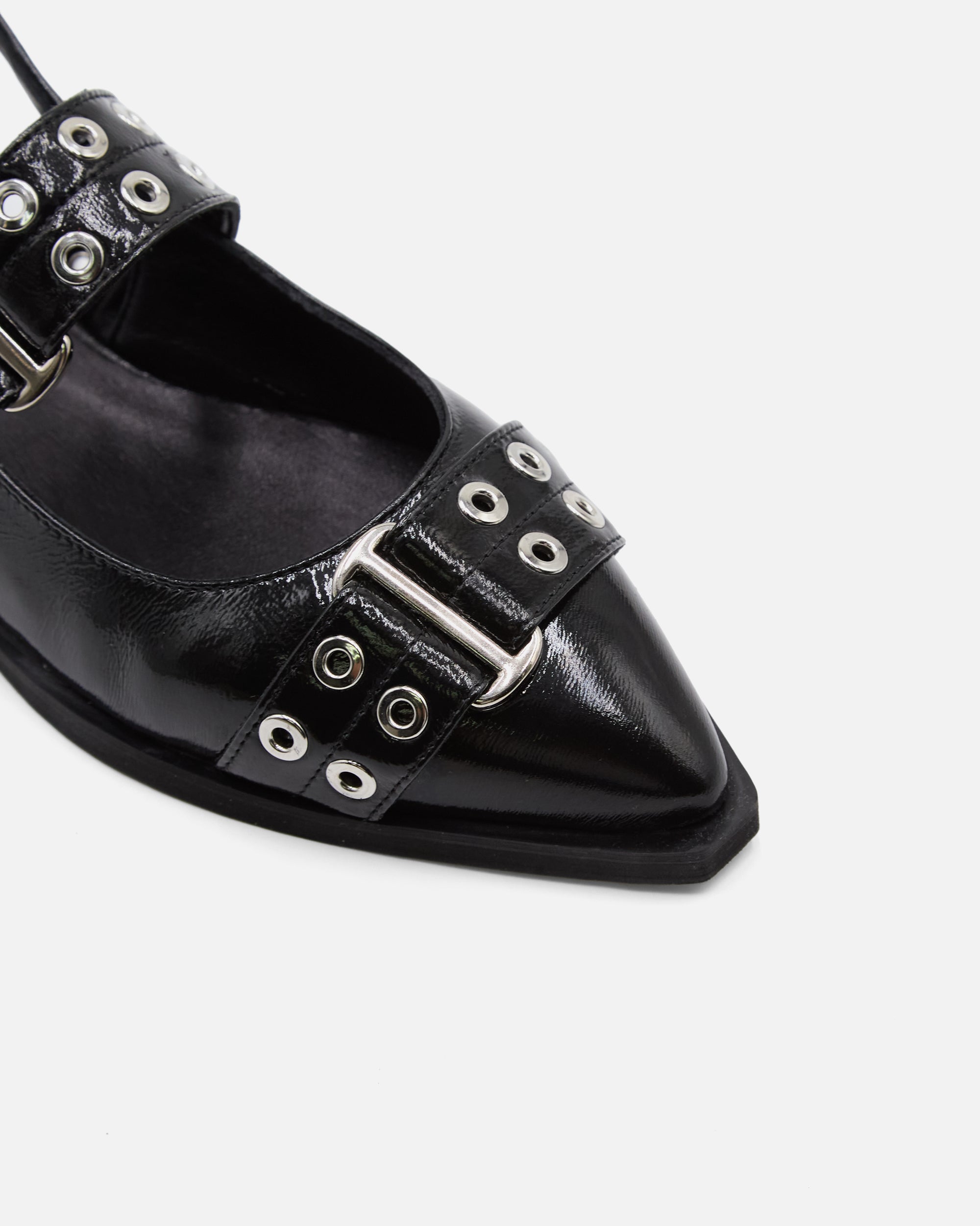 ESTELLE FLAT