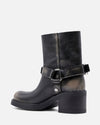 LOCK BOOTS